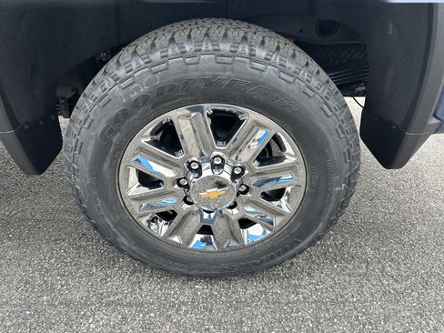New 2026 Chevrolet Silverado 2500 High Country w/ High Country Premium Package AWD/4WD image 5