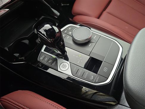 Certified 2024 BMW X3 xDrive30i w/ Premium Package image 28