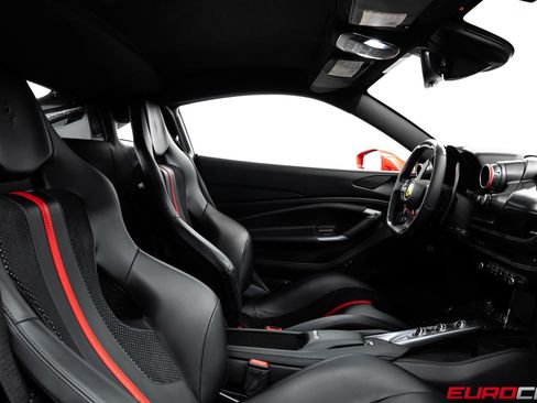 Used 2022 Ferrari F8 Tributo RWD image 38