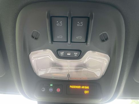 Used 2026 Chevrolet Colorado ZR2 w/ Technology Package AWD/4WD image 29