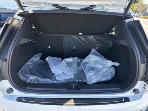 New 2026 Volvo EX30 Plus w/ Climate Package image 18