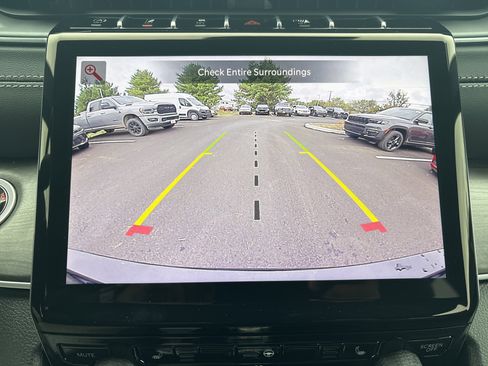 New 2025 Jeep Grand Cherokee L Limited w/ Black Appearance Package image 32