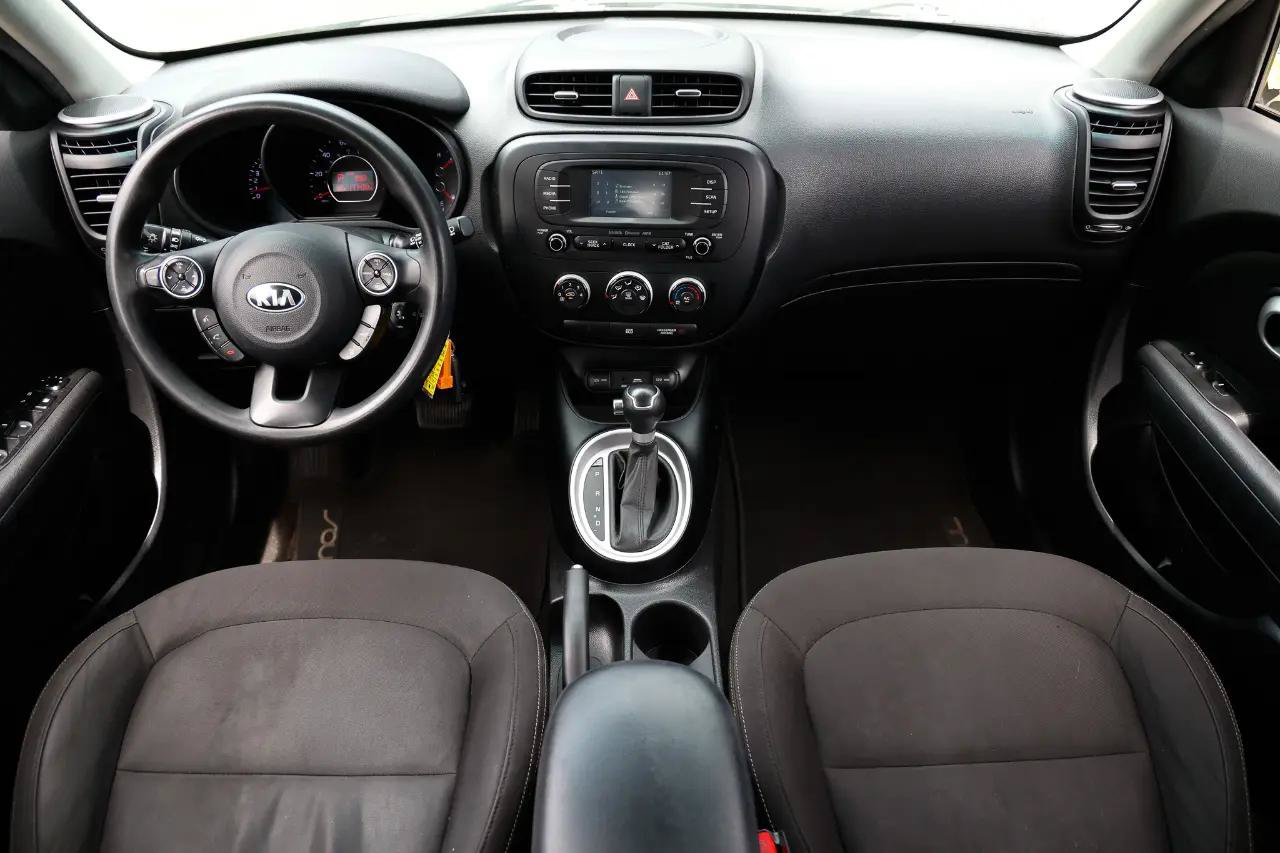 Used 2016 Kia Soul w/ Convenience Package FWD image 2