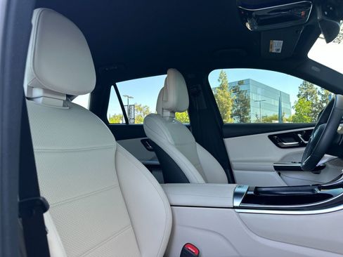 Certified 2025 Mercedes-Benz GLC 300 image 18