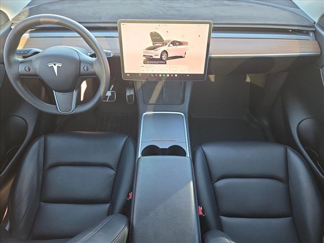 Used 2022 Tesla Model Y Long Range AWD/4WD image 23