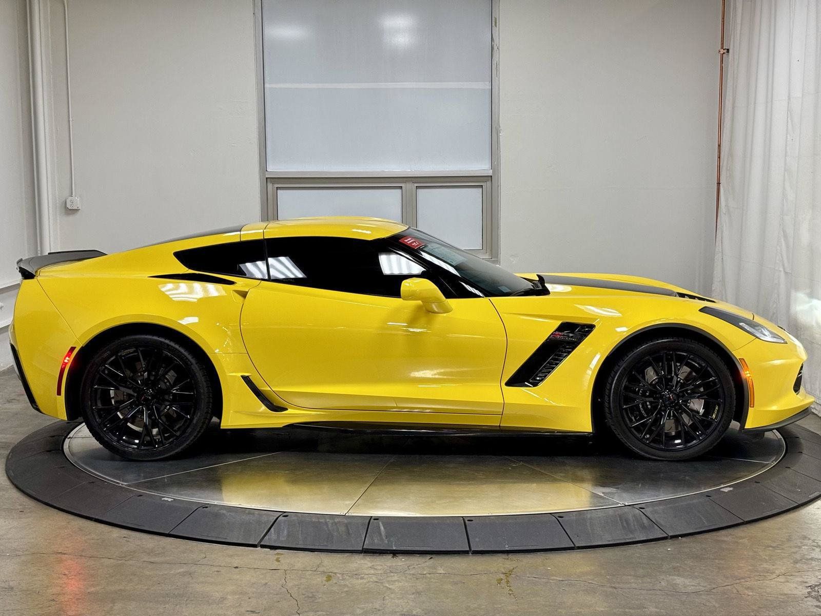 Used 2019 Chevrolet Corvette Z06 RWD image 15