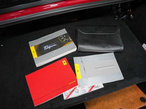 Used 2010 Ferrari California RWD image 47