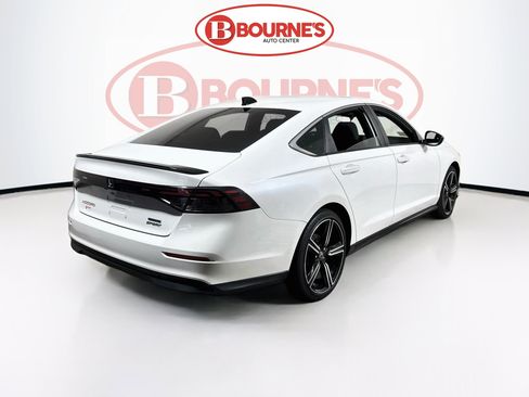 Used 2024 Honda Accord Sport image 9
