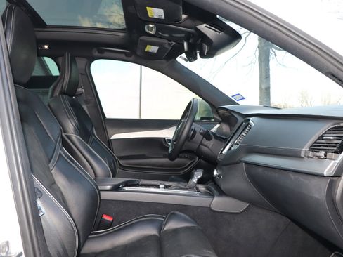 Used 2019 Volvo XC90 T6 R-Design w/ Advanced Package image 31