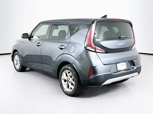 Used 2023 Kia Soul LX w/ Option Group 015 FWD image 5