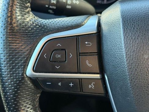 Used 2023 Toyota Sienna XSE image 21