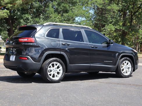 Used 2015 Jeep Cherokee Latitude w/ Comfort/Convenience Group FWD image 5