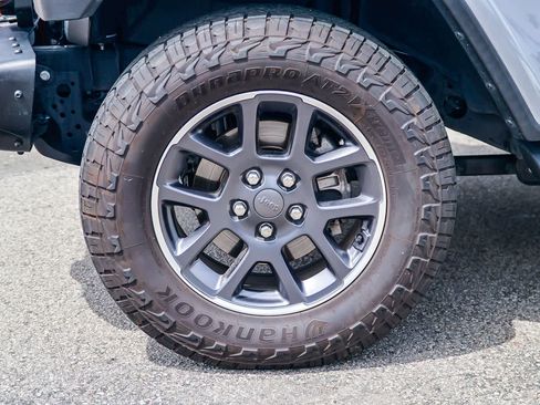 Used 2021 Jeep Gladiator Overland w/ Popular Equipment Package AWD/4WD image 9