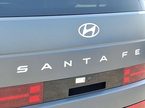 Used 2025 Hyundai Santa Fe Limited AWD/4WD image 29
