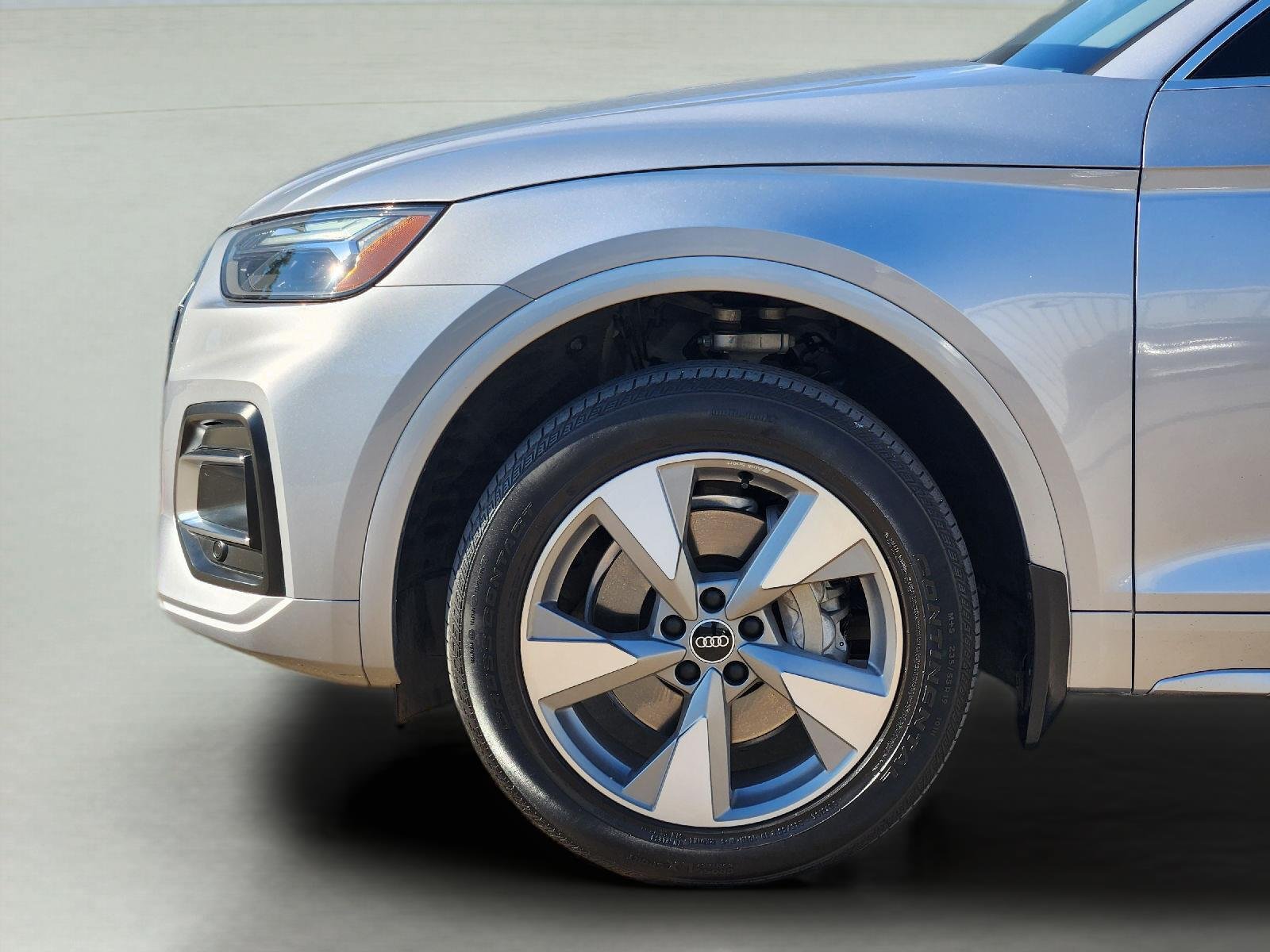 Used 2023 Audi Q5 2.0T Premium Plus w/ Premium Plus Package AWD/4WD image 9