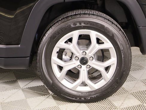 Used 2025 Jeep Compass Latitude image 18