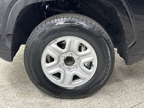 Used 2022 Toyota Tundra SR image 16