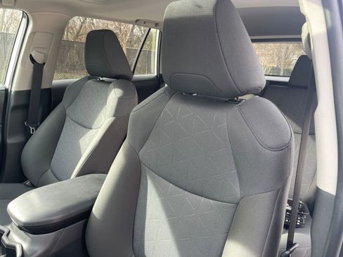 Used 2025 Toyota RAV4 XLE image 35