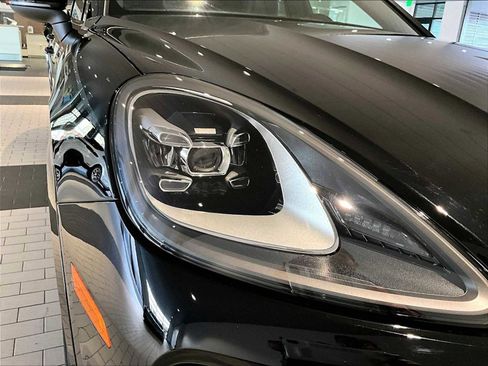 Used 2023 Porsche Cayenne Platinum Edition image 15
