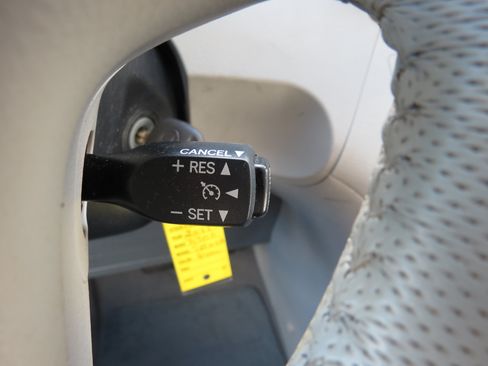 Used 2011 Toyota Sienna XLE FWD image 17