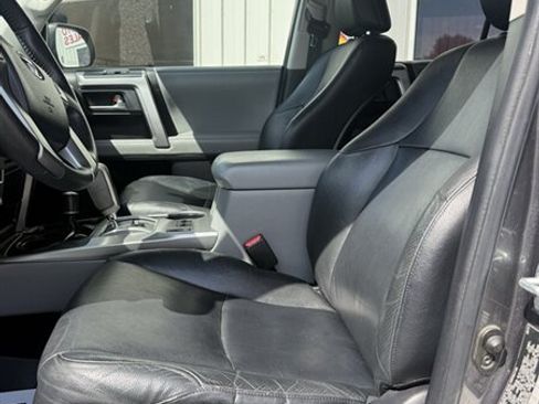 Used 2011 Toyota 4Runner SR5 w/ Premium Pkg w/Leather AWD/4WD image 14