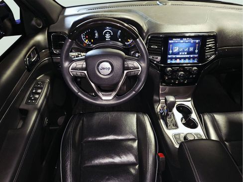 Used 2019 Jeep Grand Cherokee Overland AWD/4WD image 50