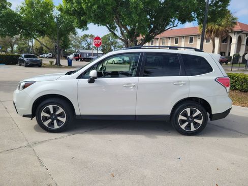 Used 2017 Subaru Forester 2.5i Premium image 7