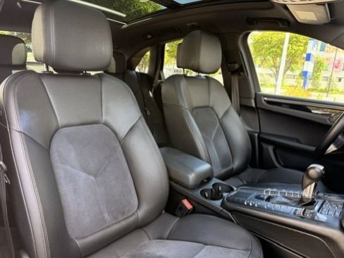 Used 2018 Porsche Macan Sport Edition AWD/4WD image 7