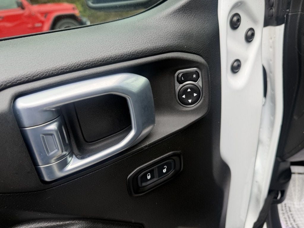 Used 2021 Jeep Wrangler Sport AWD/4WD image 13