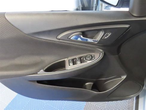 Used 2017 Chevrolet Malibu LT w/ Driver Confidence Package image 16