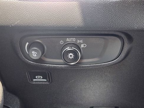 Used 2018 GMC Terrain SLE FWD image 21