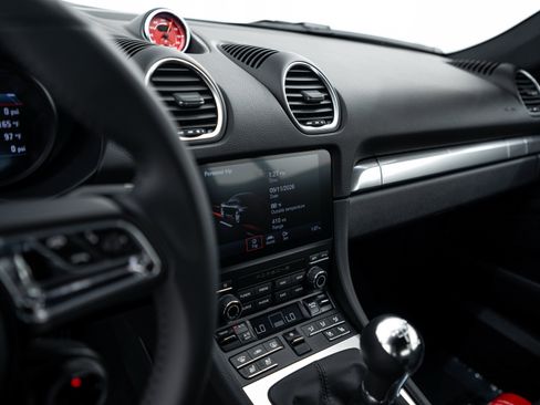 Certified 2025 Porsche 718 Cayman S RWD image 19