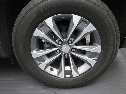 Used 2025 Chevrolet Equinox LT w/ Safety and Technology Package FWD image 10