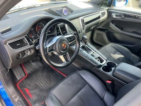 Used 2018 Porsche Macan AWD/4WD image 12