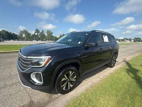 Used 2024 Volkswagen Atlas SE FWD image 4