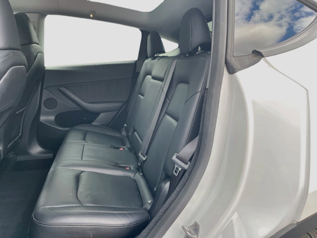 Used 2024 Tesla Model Y Long Range RWD image 25