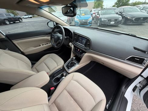 Used 2017 Hyundai Elantra Value Edition FWD image 29
