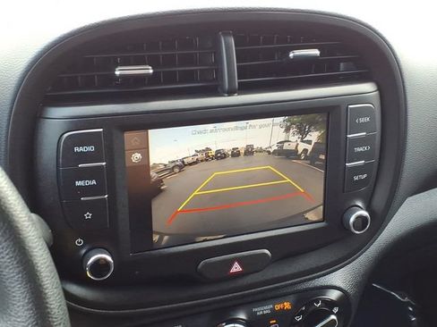 Used 2025 Kia Soul LX FWD image 22
