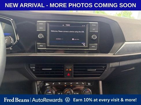 Used 2024 Volkswagen Jetta SE w/ Panoramic Sunroof Package FWD image 11