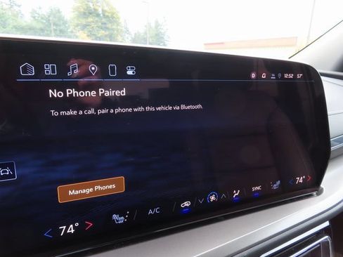 Used 2025 Chevrolet Traverse LT AWD/4WD image 18