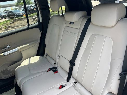 Used 2021 Mercedes-Benz GLB 250 image 21