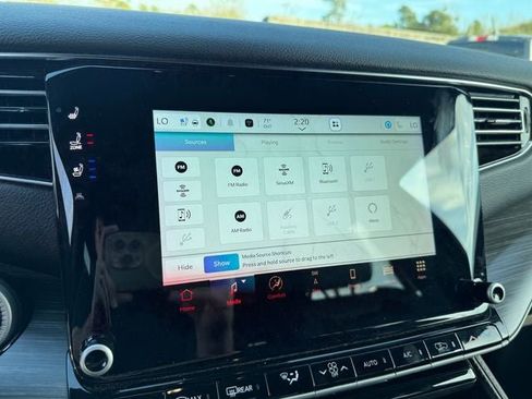 Used 2024 Jeep Wagoneer L Series III w/ Flexible Seating Group image 21