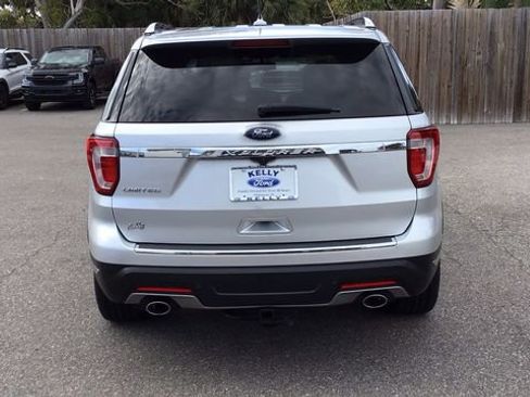 Used 2018 Ford Explorer Limited image 6