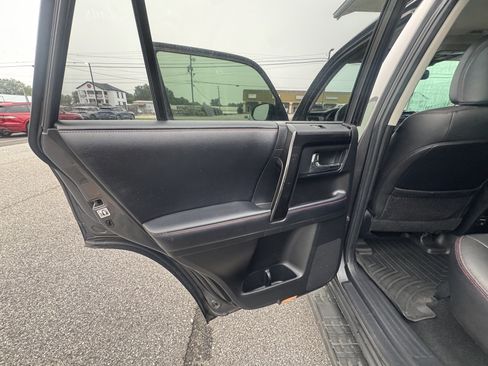 Used 2019 Toyota 4Runner TRD Off-Road Premium AWD/4WD image 14