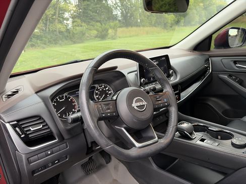Used 2023 Nissan Rogue SL AWD/4WD image 17