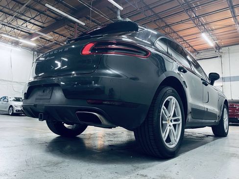 Used 2017 Porsche Macan AWD/4WD image 10