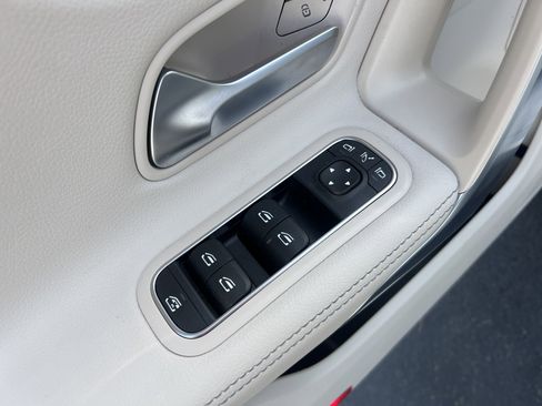 Used 2025 Mercedes-Benz CLA 250 image 15