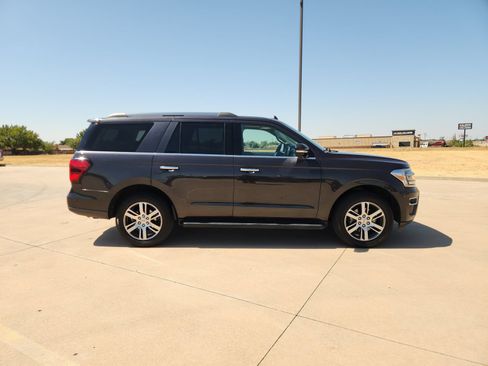 Used 2024 Ford Expedition Limited RWD image 7
