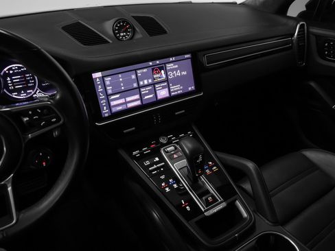 Certified 2021 Porsche Cayenne GTS image 36