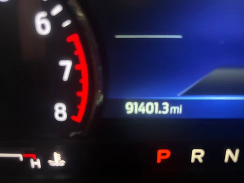 Used 2023 Ford Explorer XLT w/ Equipment Group 202A AWD/4WD image 13